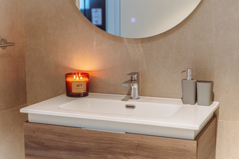 Others 5, Mercury Suites Sleek Apt With Pool Access, St Julian's