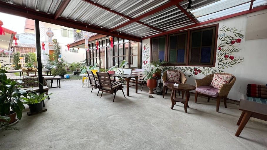 Food & Drinks 5, Chiang Mai Gate House , Muang Chiang Mai