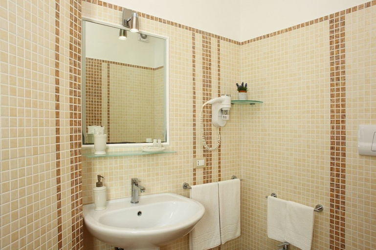 Bathroom 5, Coralia Bed and Breakfast, Trapani