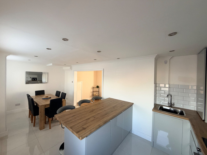 Others 5, House Sleeps 5 With Enclosed Garden, Northamptonshire