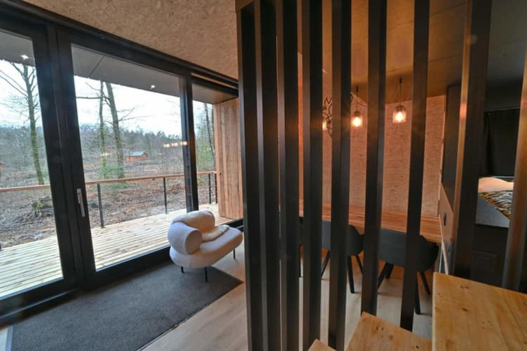 Others 4, Treehouse Getaway With Sauna, Namur