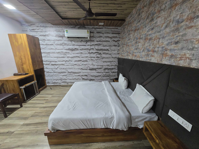 Bedroom 3, Hotel O Royal Palace, Amritsar