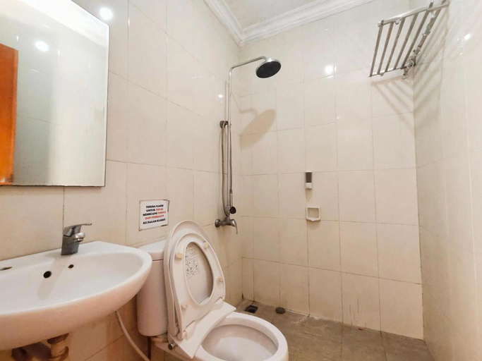 Bathroom 4, Hotel 68 Lembang, Bandung