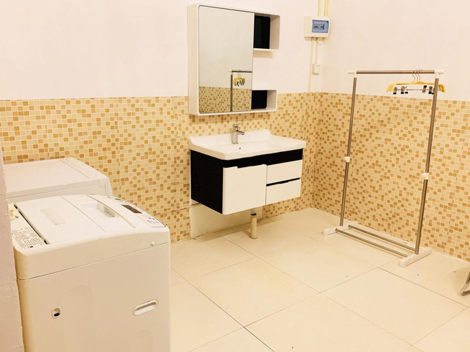 Bathroom 3, Hanting Hotel Longkou Zhenhua Mall, Yantai
