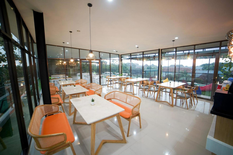 Food & Drinks 5, Urbanview Sumampir Anugrah Purwokerto by RedDoorz, Banyumas