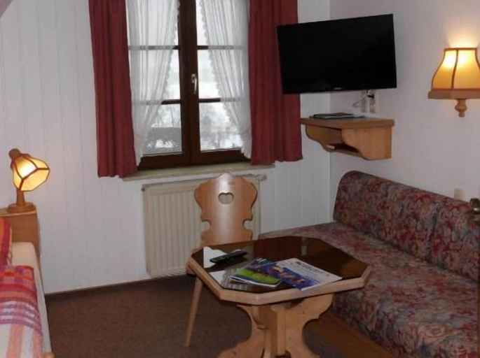 Others 5, Pension Rotes Haus, Erzgebirgskreis