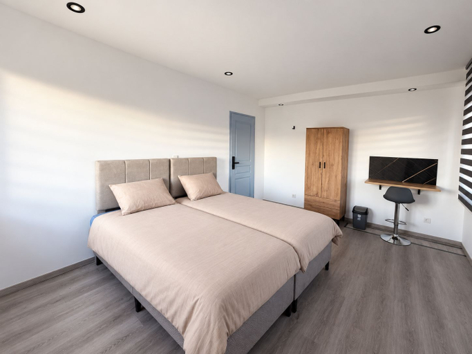 Others 2, Prestige Residence, Yonne