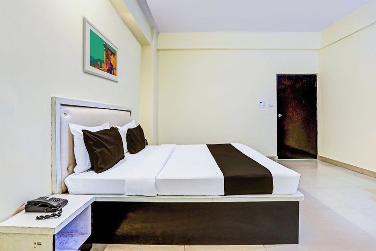 Others 3, Super Hotel O Hyderabad Gate IIT BHU, Varanasi