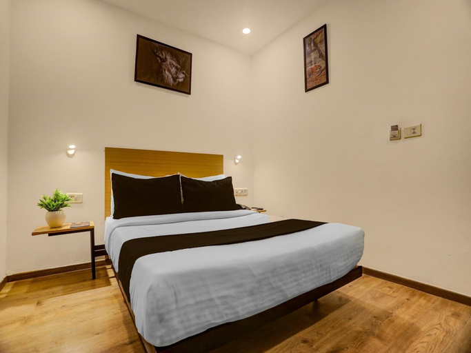 Others 2, Deluxe With Balconyaps In, Kaushambi