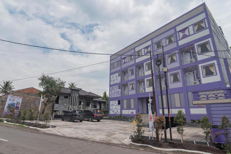 Exterior & Views 2, RedDoorz @ Cipanas Garut, Garut