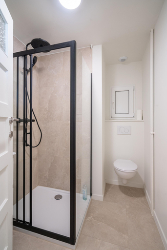 Others 3, Elegant 3bhk Apart With Modern Amenities, Antwerpen