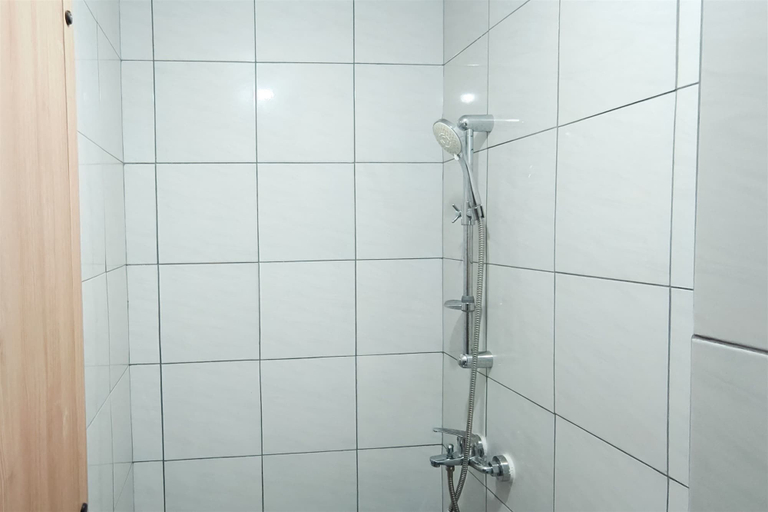 Others 5, Bright Studio Room At Apartment Bandaraya - Tallasa City Makassar, Makassar