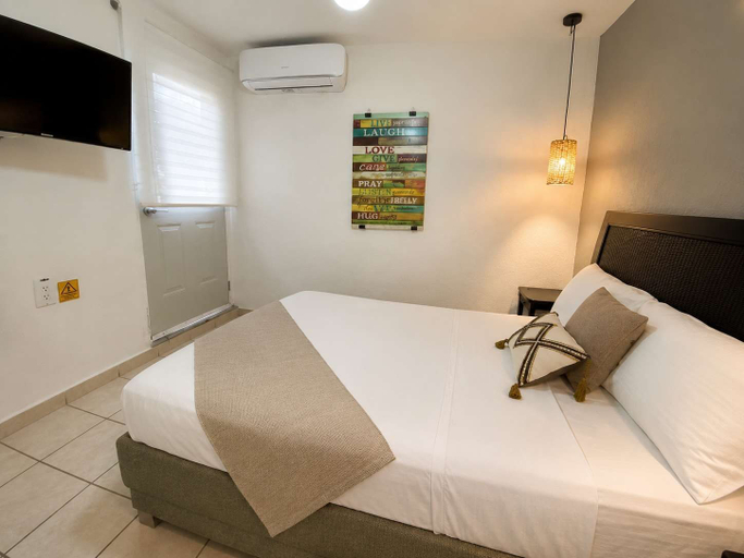 Others 4, Downtown Cancun 1BR - Rooftop Terrace - Sleeps 4, Isla Mujeres
