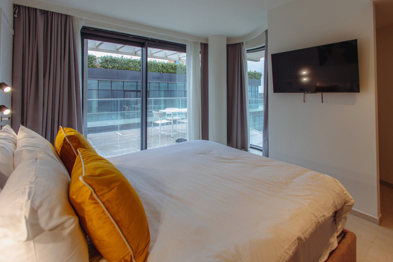 Others 2, Mercury Suites Sleek Apt With Pool Access, St Julian's