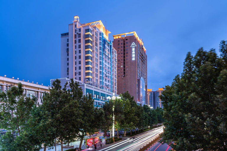 Exterior & Views