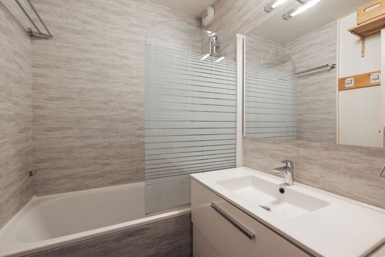 Bathroom 4, Creux de l'Ours, Savoie