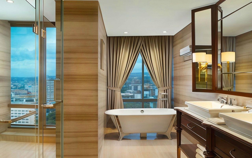Bathroom 5, Hotel Tentrem Semarang, Semarang