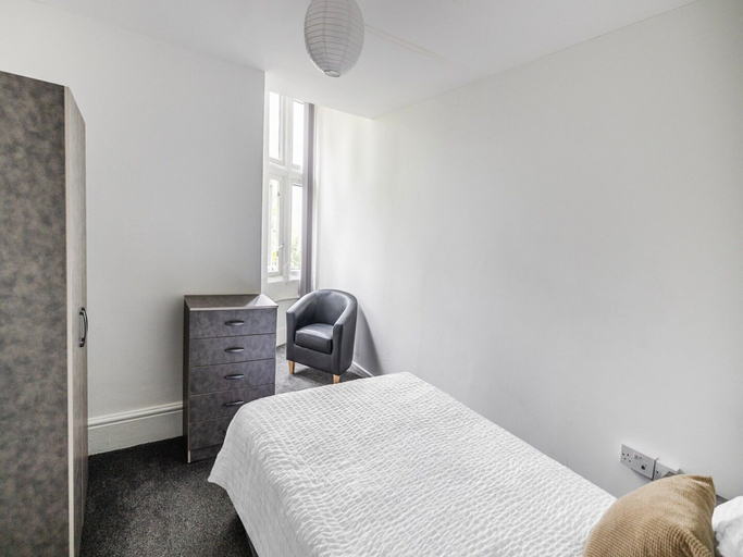 Others 5, Standard Quad Room, Salford