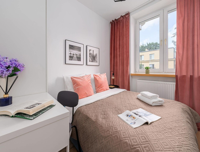 Others 5, Three-bedroom Flat on Syreny, Warsaw