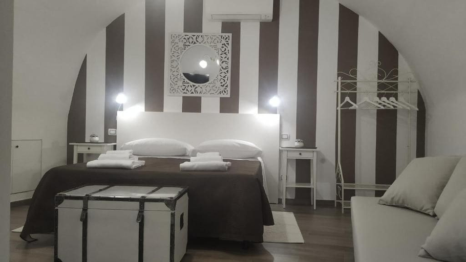 Bedroom 4, Comeacasa B&B, Bari