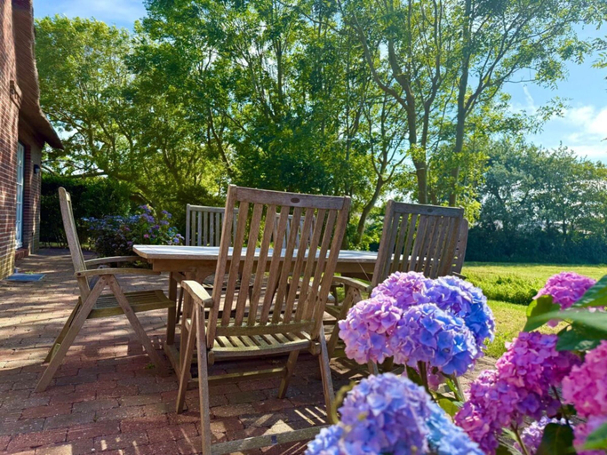 Others 3, Holiday Home in Dunsum With Terrace, Nordfriesland