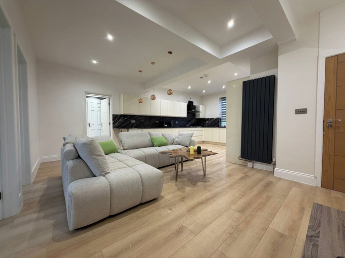 Others 5, 2 Bed - Sleeps 5 - Garden - Hot-tub, London