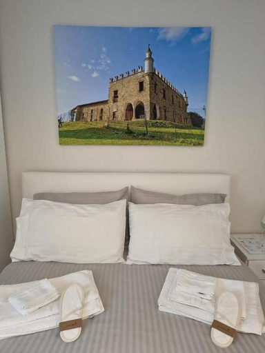 Bedroom 1, Franciacorta White, Brescia