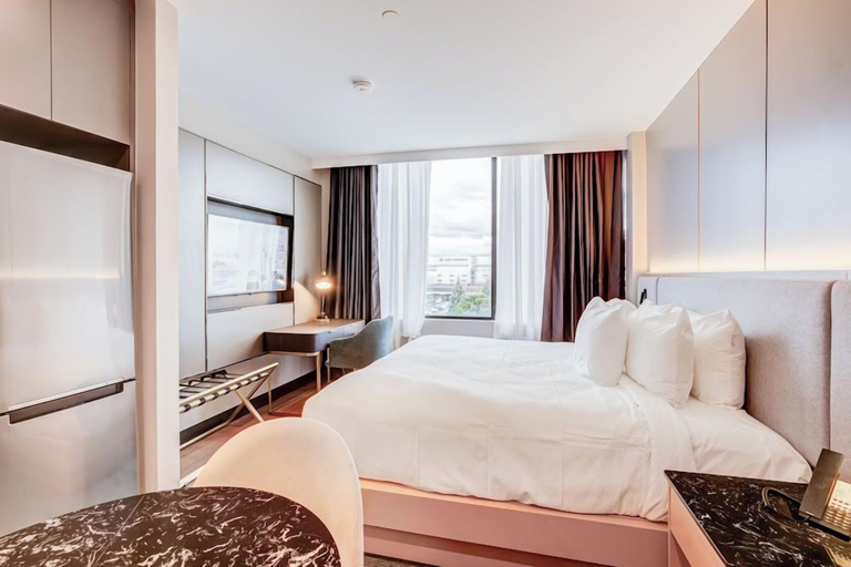 Others 4, Aura Hotel & Suites, Peel