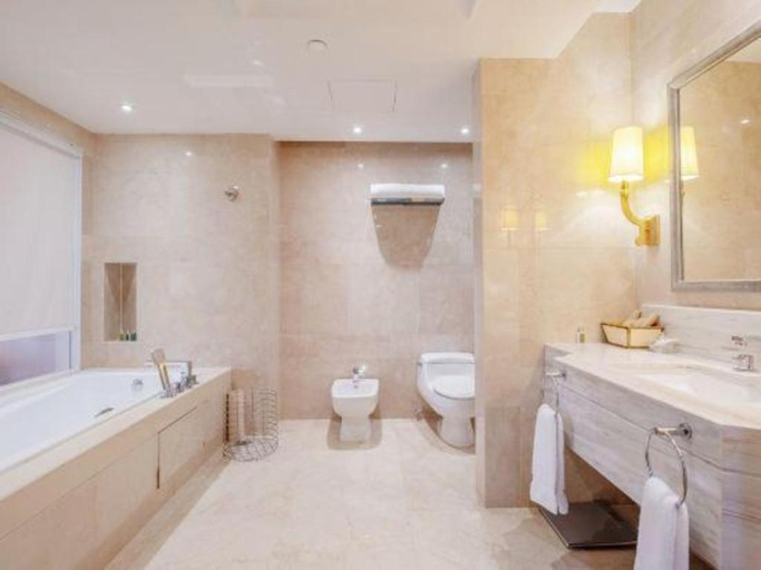 Bathroom, Babylon Hotel, Dongguan