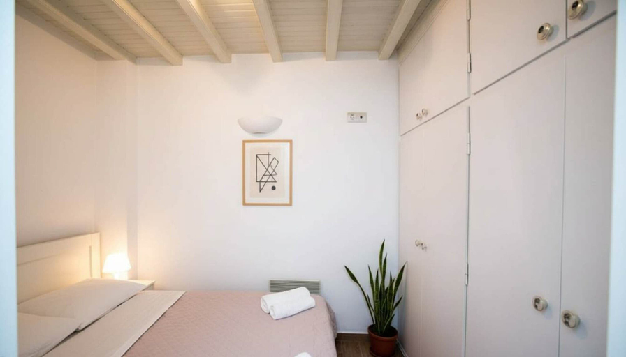 Others 4, Traditional House in Mykonos Centre, South Aegean