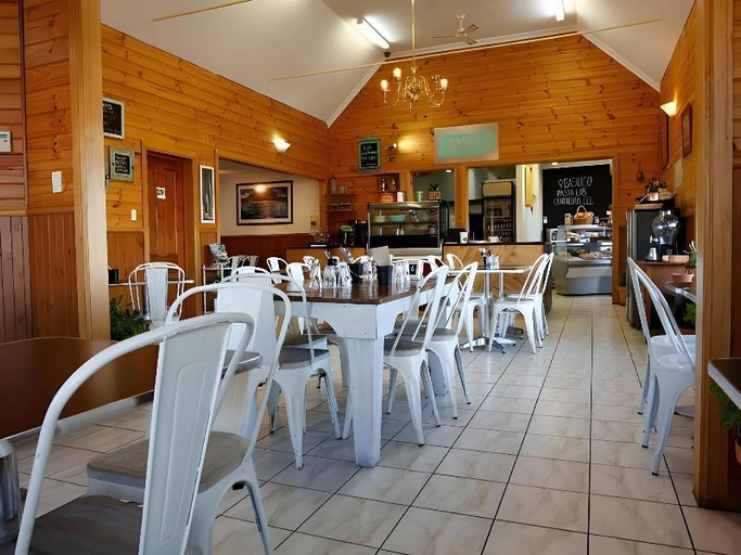 Food & Drinks, Sheffield Motor Inn, Kentish