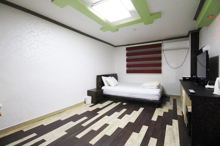 Bedroom 3, Jeonju Gosa-dong Cinema, Jeonju
