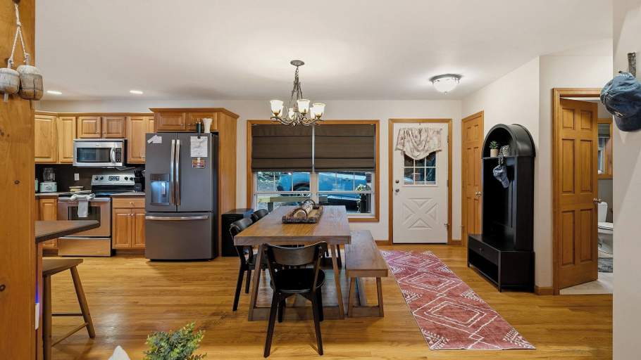 Others 5, Covewood by Avantstay Lakefront w/ Private Shoreline Kayaks + Paddle Boards + Firepit, Wayne