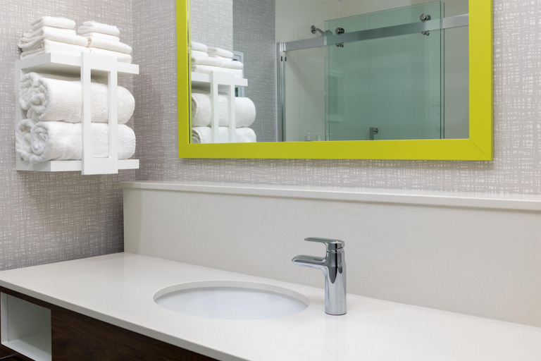 Bathroom 4, Hampton Inn & Suites Porter Ranch Los Angeles, Los Angeles