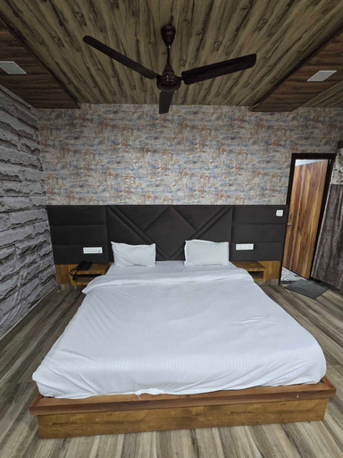 Bedroom 2, Hotel O Royal Palace, Amritsar