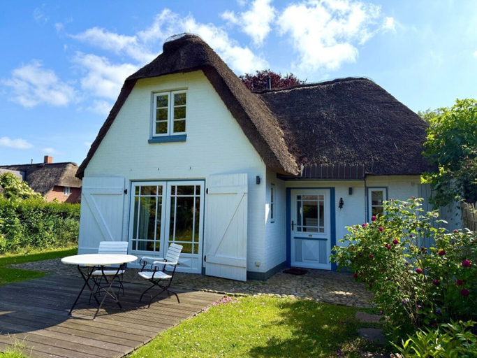 Others 2, Holiday Home in Wyk on Fohr With Terrace, Nordfriesland