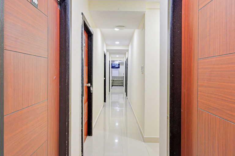 Others 3, Hotel O Prime Time, Ranga Reddy