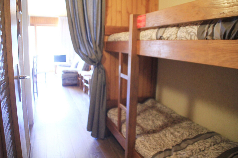 Others 1, Apartment for 5 People With Pool, Haute-Savoie