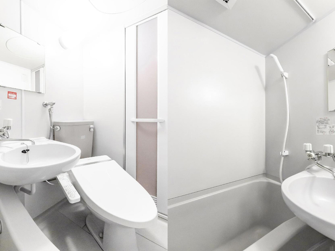 Bathroom 4, Sharoum Inn, Hakodate