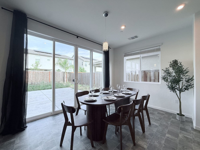 Others 2, Luxury 5B 3B Near Casino Ac Prking Greatneighbors, Sacramento