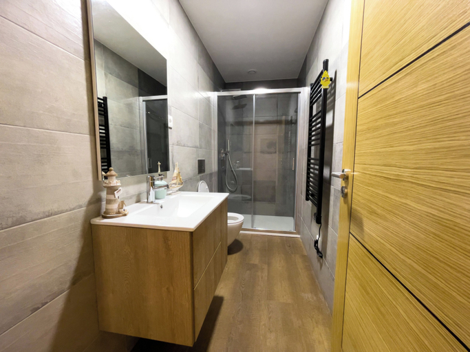 Others 5, House Sleeps 4 With Parking and Balcony, Tarouca