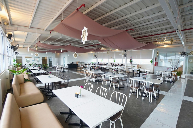 Food & Drinks 5, Front One Hotel Pasir Koja Bandung, Bandung