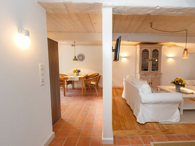 Others 3, Holiday Home in Borgsum With Swimming Pool, Nordfriesland