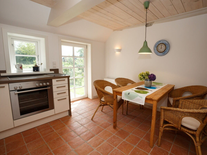 Others 2, Holiday Home in Borgsum With Swimming Pool, Nordfriesland