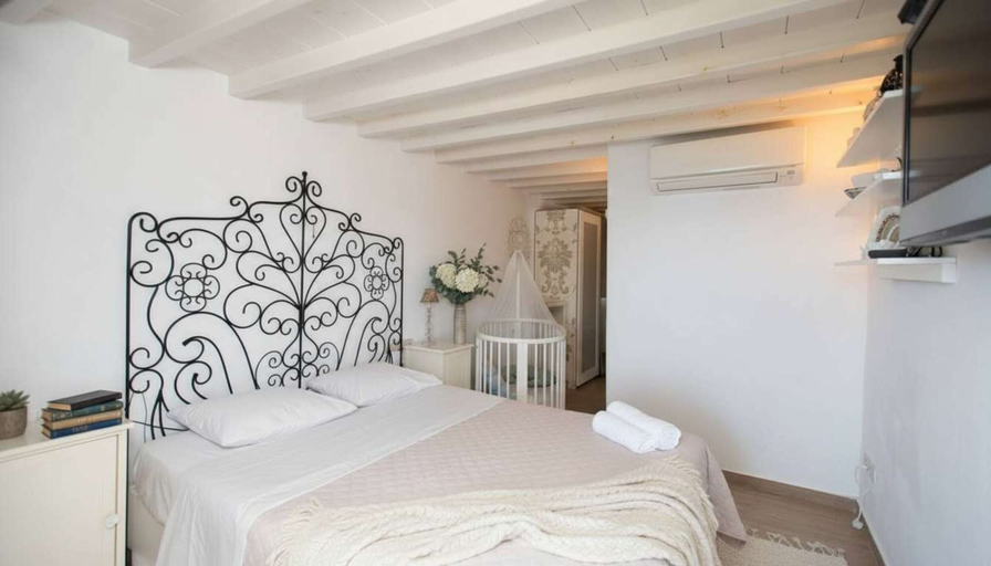 Others 5, Traditional House in Mykonos Centre, South Aegean
