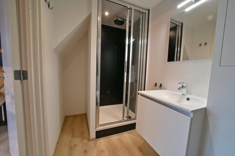 Others 3, Treehouse Getaway With Sauna, Namur