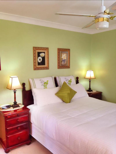 Bedroom, Curtis Cottage, Tamborine Mountain