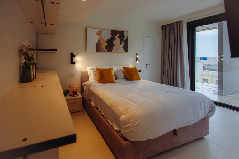 Others 3, Mercury Suites Sleek Apt With Pool Access, St Julian's