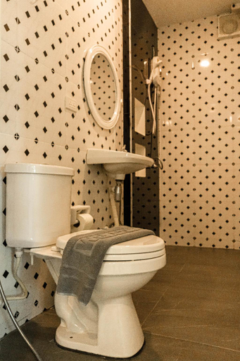 Bathroom, Saithong Resort, Pran Buri