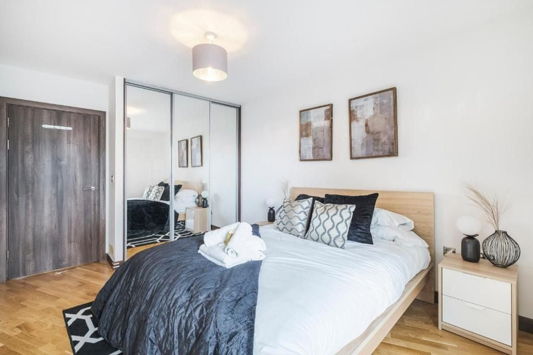 Bedroom 2, Battersea River View Apartment, London